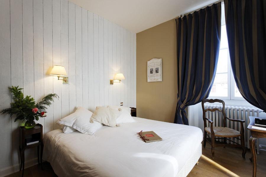 Logis Hotel Le Beaulieu Buitenkant foto